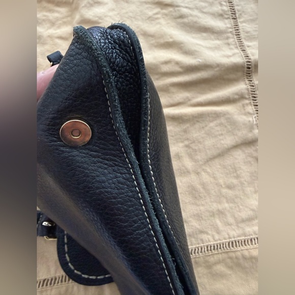 Roots Black Leather Shoulder Bag - Picture 9 of 13